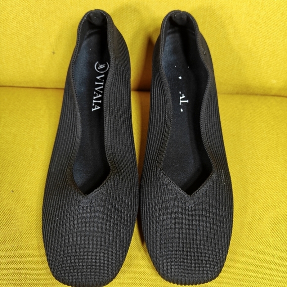 Vivaia Aria Black Knit Round Toe V-Cut Ballet Flats Casual Slip On Size 9.5 - Picture 1 of 9